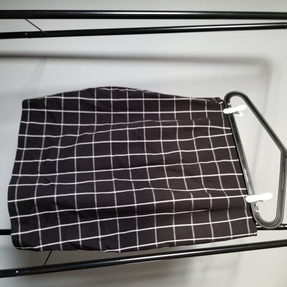 💌 2/$30 
Pencil Skirt relaxed fit - Picture 3 of 4